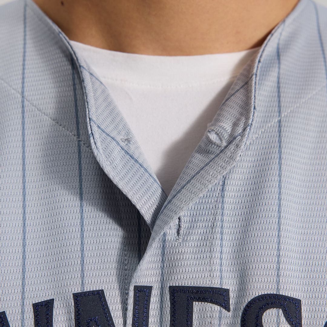 Minnesota Twins Alternate Replica Team Logo Jersey (Navy)