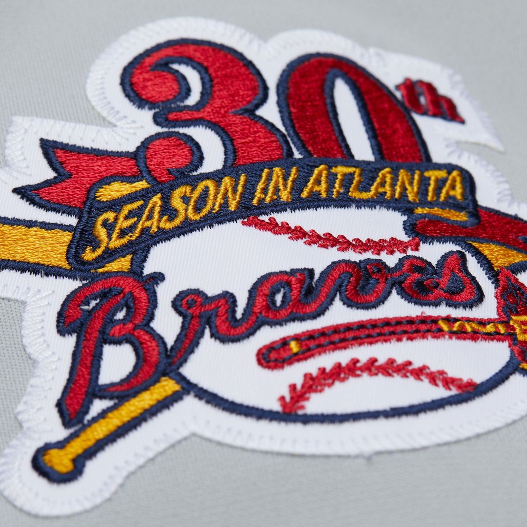 Atlanta Braves Chipper Jones 1995 Throwback Authentic Jersey (Gray)